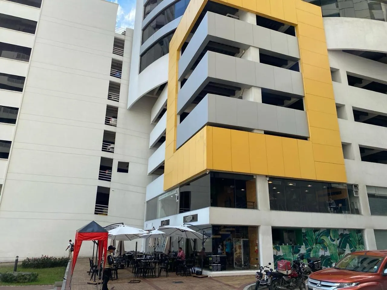 Puerto Santa Ana, Torres Bellini, 2 Dormitorios, Parqueo Guayaquil Ecuador