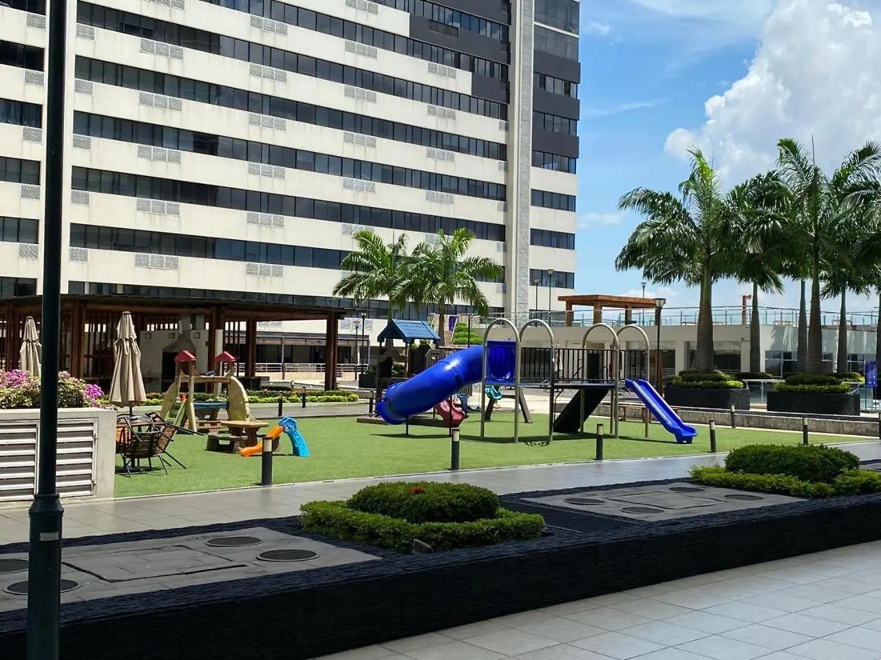 Puerto Santa Ana, Torres Bellini, 2 Dormitorios, Parqueo Guayaquil 0*,  Ecuador