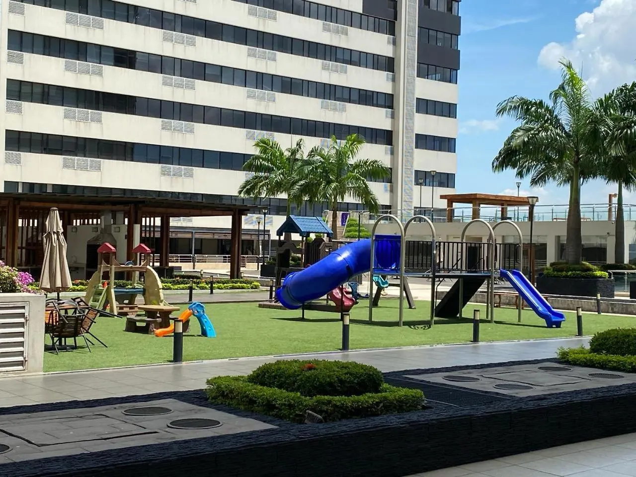 Lejlighed Puerto Santa Ana, Torres Bellini, 2 Dormitorios, Parqueo Guayaquil Ecuador