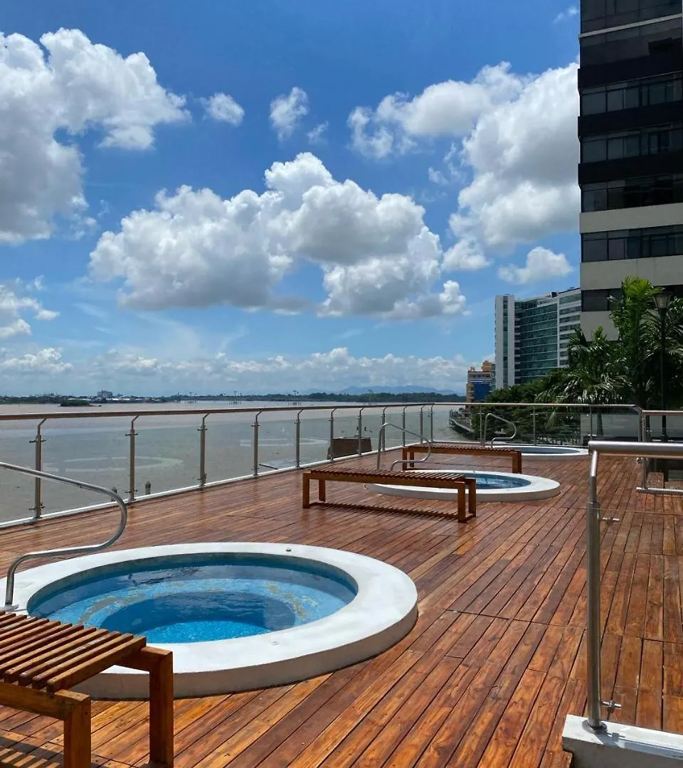 Puerto Santa Ana, Torres Bellini, 2 Dormitorios, Parqueo Guayaquil Lejlighed
